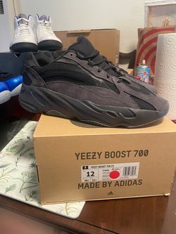 Yeezy 700 V2