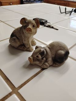 Vintage pig figurines