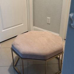 NEBRASKA FURNITURE COFFE TABLE PINK COLOR LIKE NEW EXCELLENT CONDITION $25 PICKUP GRAND PRARIE TX