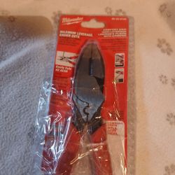 Milwaukee
9 in. High Leverage Lineman's Pliers with Crimper