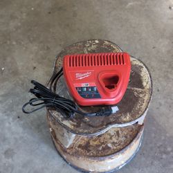 Milwaukee M12 Battery Charger 