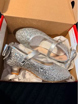 Girls shoes