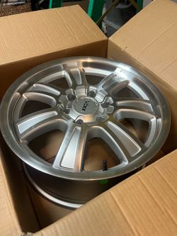 New 18” Voxx wheels with brand new set of locking lugs