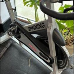 Star Trac Spinning Bicycle Cardio Fitness Workout 