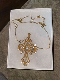 14k gold plated pendent and necklace