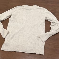 Isda & Co Chic V-Neck cashmere Sweater for Women