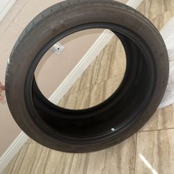 275/35 R19 Tire
