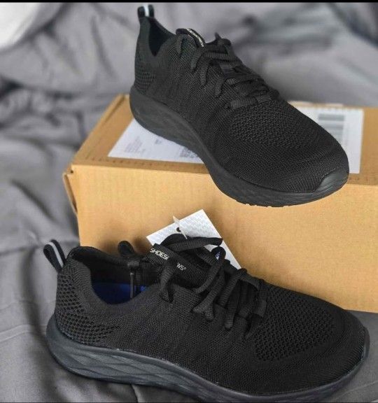 Women's slip resistant shoes