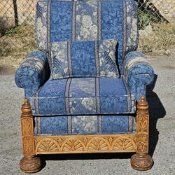 Vintage Comfy Blue Chair