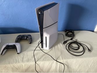 PS5 Disc w/ 2 Controllers