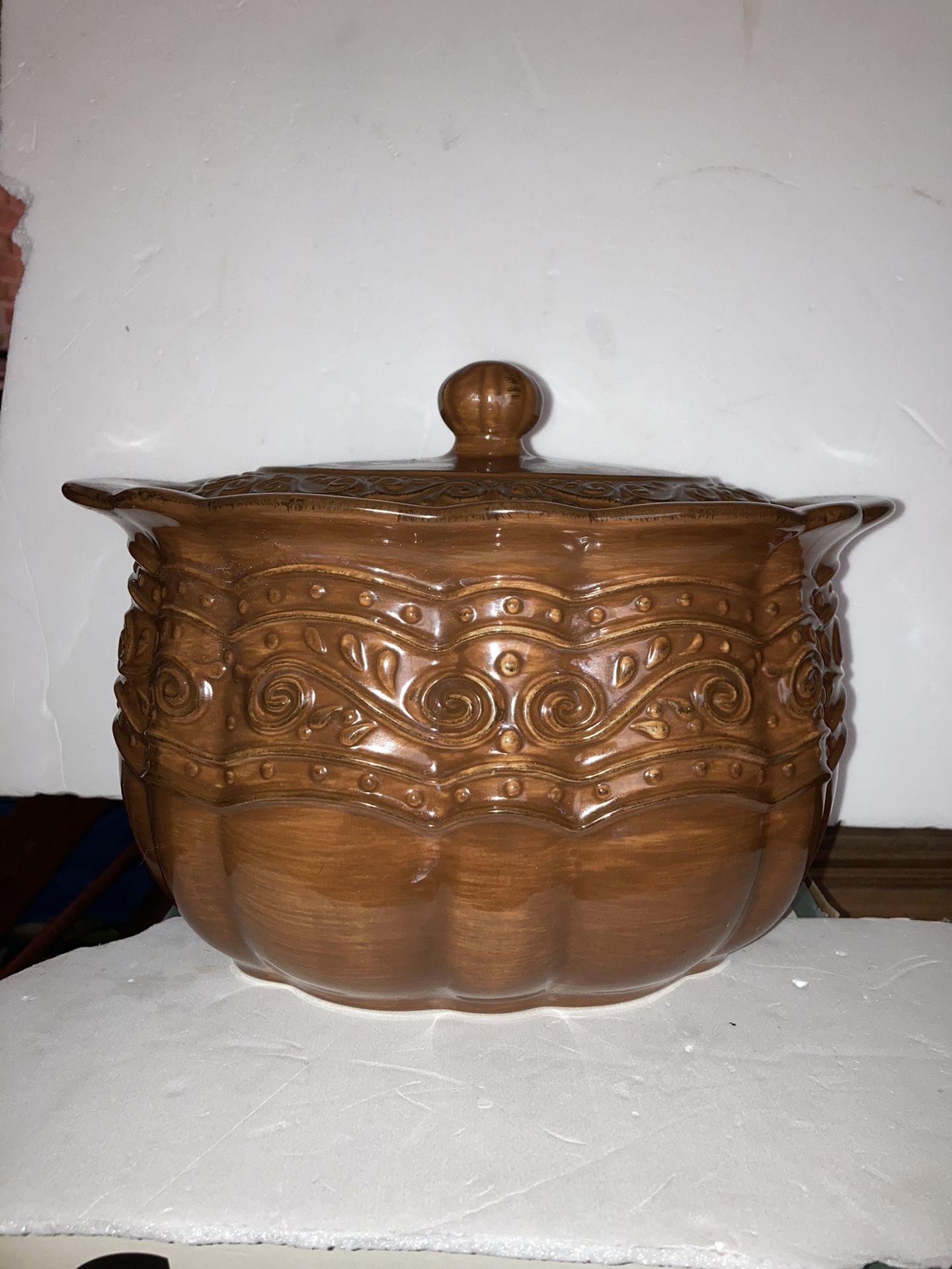 Celebrating Home Stoneware  Bean Pot