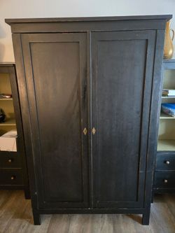 Hutch/Wardrobe