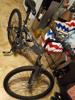 Mountain Bike 26inch HYPER  Aluminum  21Speed SHIMANO   VERY GOOD TIRES AND NEW TUBES SHIFTING AND PREAK VERY GOOD Evrything Is Good Like New  Thumbnail