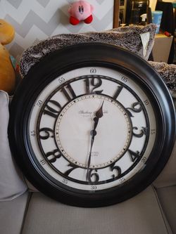 Large round quartz wall clock - home decor - 26 inch