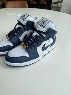 Jordan 1 mid football Grey White Midnight Navy (women’s)