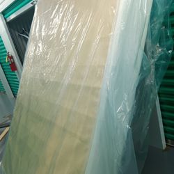 Like New Queen 9" Box Spring 