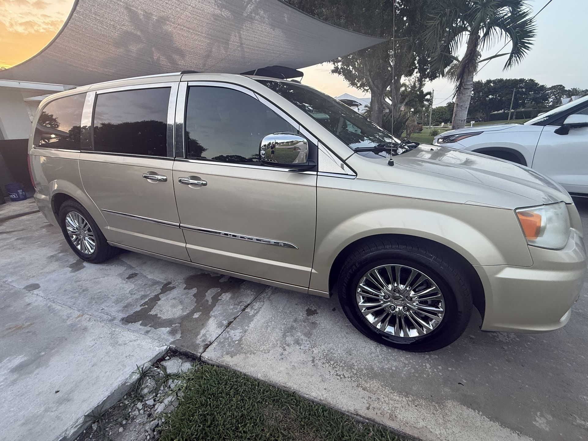 2011 Chrysler Town & Country