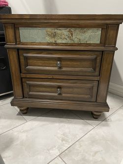 Homelegance End Table/Stand