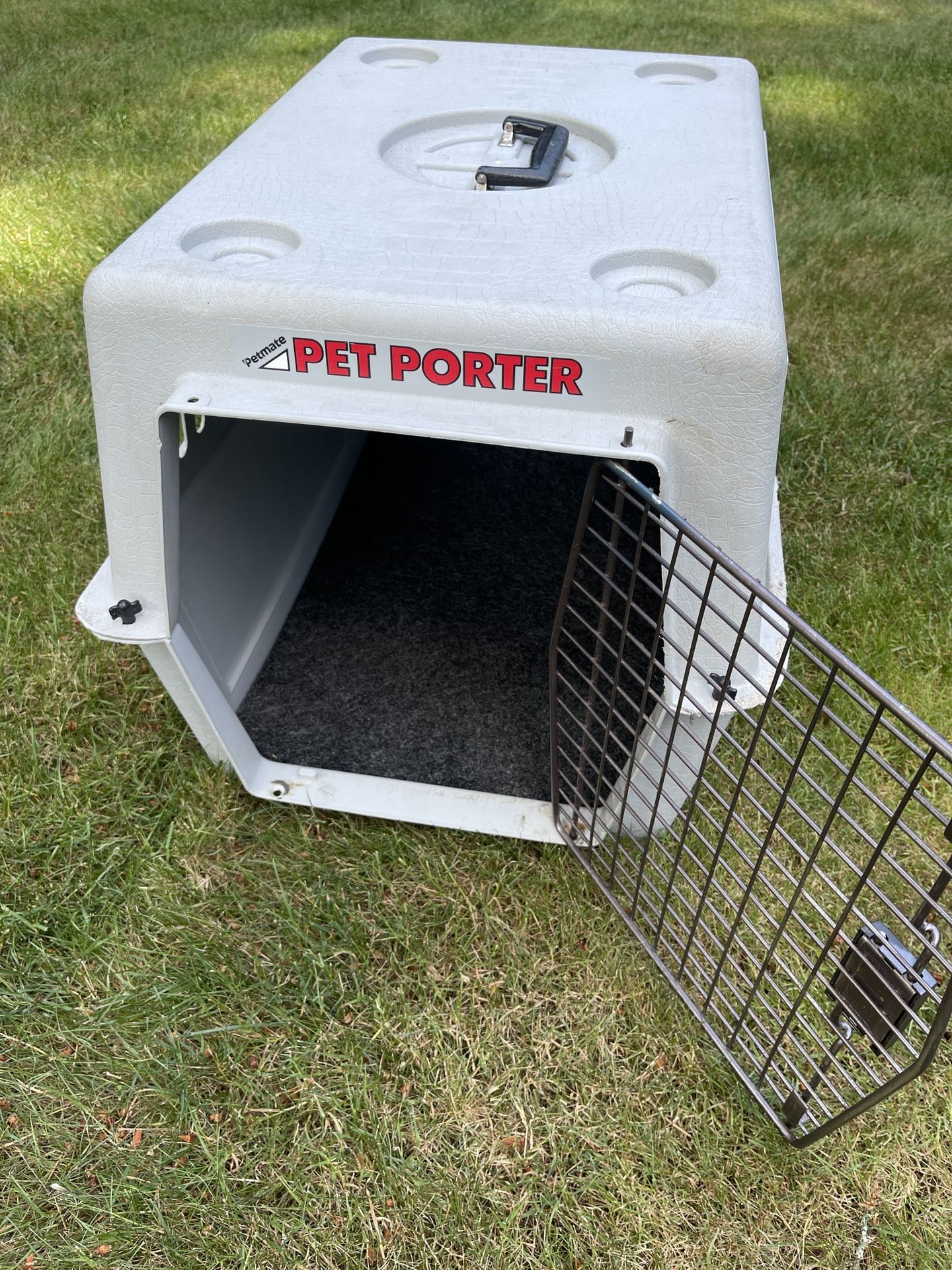 Dog Carrier/crate