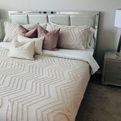 King Bedroom Set (Pick Up Only)