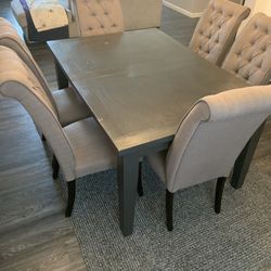 Dinning Room Table With Chairs 