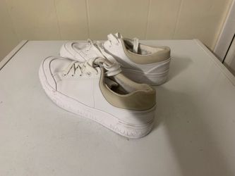 Like New NAUTICA White Shoes Size 7.5