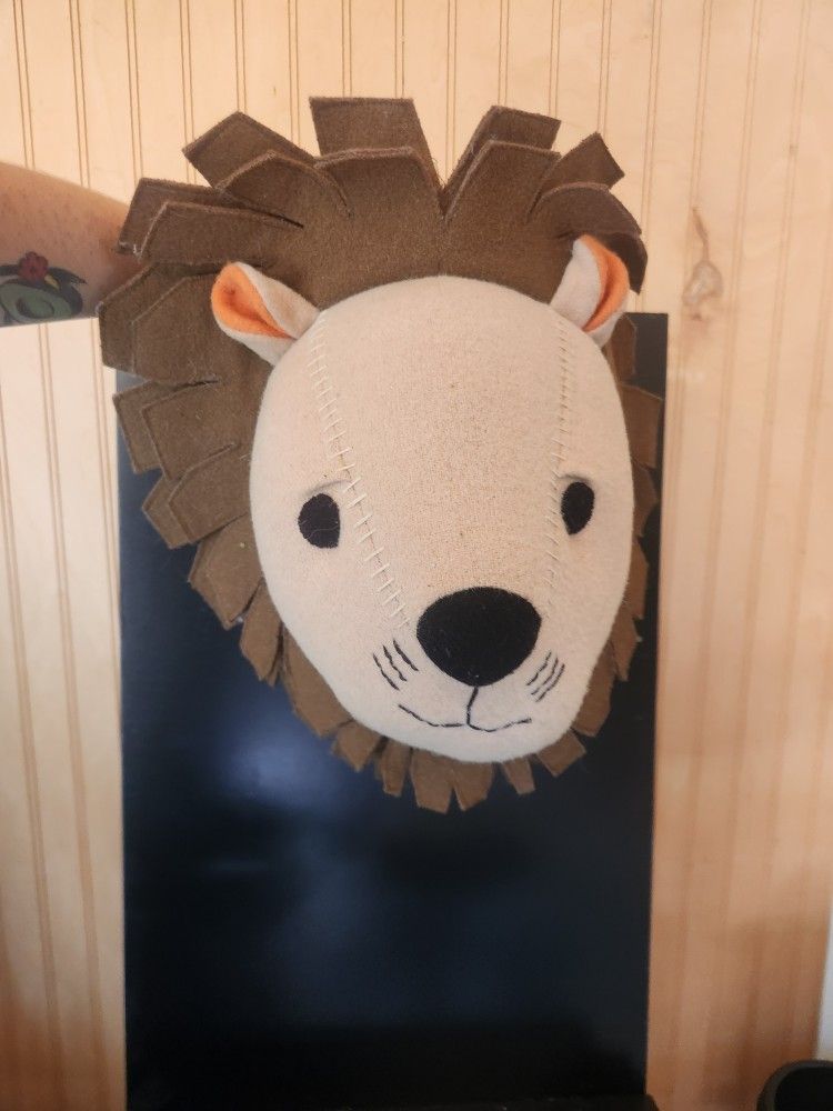 Lion Head Wall Mount- Kids
