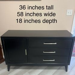 Dresser 