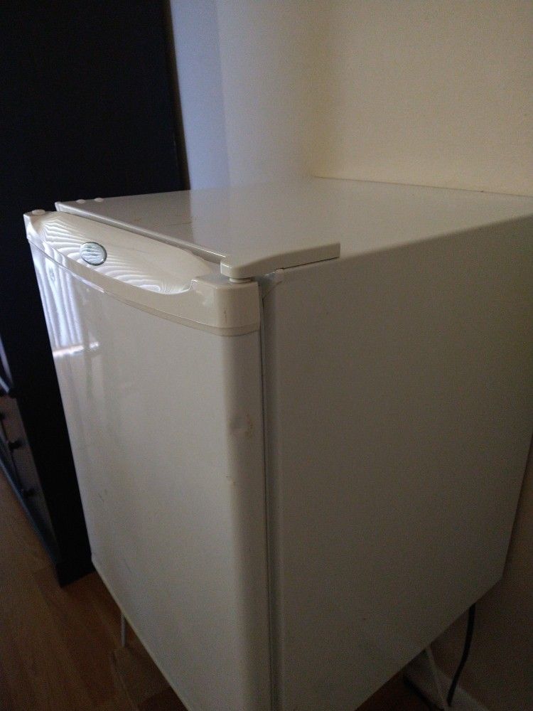 Mini Fridge Whirlpool Refrigerator