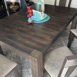 Dinning Room Table 6seater table With bench. 