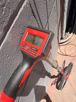 Milwaukee Measuring Handle wheel