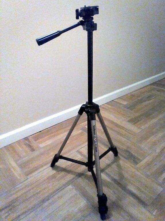 Velbon T-3500 Deluxe Lightweight Aluminum Photo/Video Camera Tripod Stand