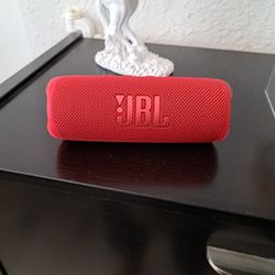 JBL Flip 6 Bluetooth Speaker 