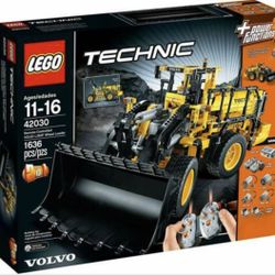 (New) Lego TECHNIC VOLVO L350F Remote Controlled Wheel Loader (42030) Retired