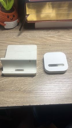 Base charge for iPod and iPad