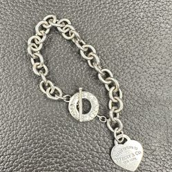 Return To Tiffany & Co Heart Toggle Bracelet 