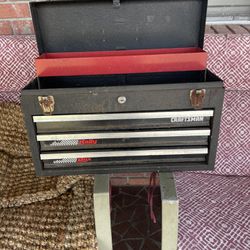 Craftsman small 3 drawer tool box ( no key) great box $30 firm in n Lakeland 