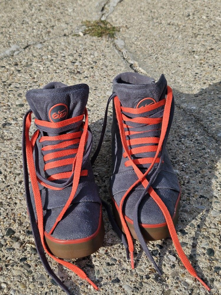 Nike 6.0 Ruckus Mid Gray & Red Skate Shoes Men’s Size 9