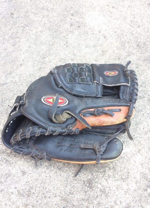 Easton baseball glove