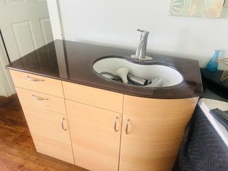 Bathroom vanity