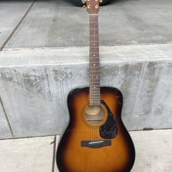 Yamaha F553 Acoustic Guitar 