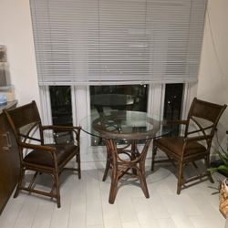 Dining SET  2 armchairs/table