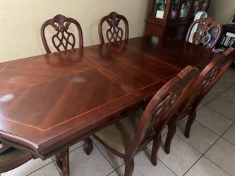 Dining table with 6 chairs