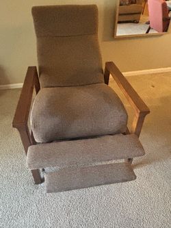 Comfortable reclining chair