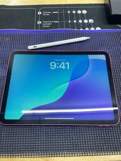 iPad 10th Gen 256GB Hot Pink W/ Apple Pen Unlocked Ready to Use