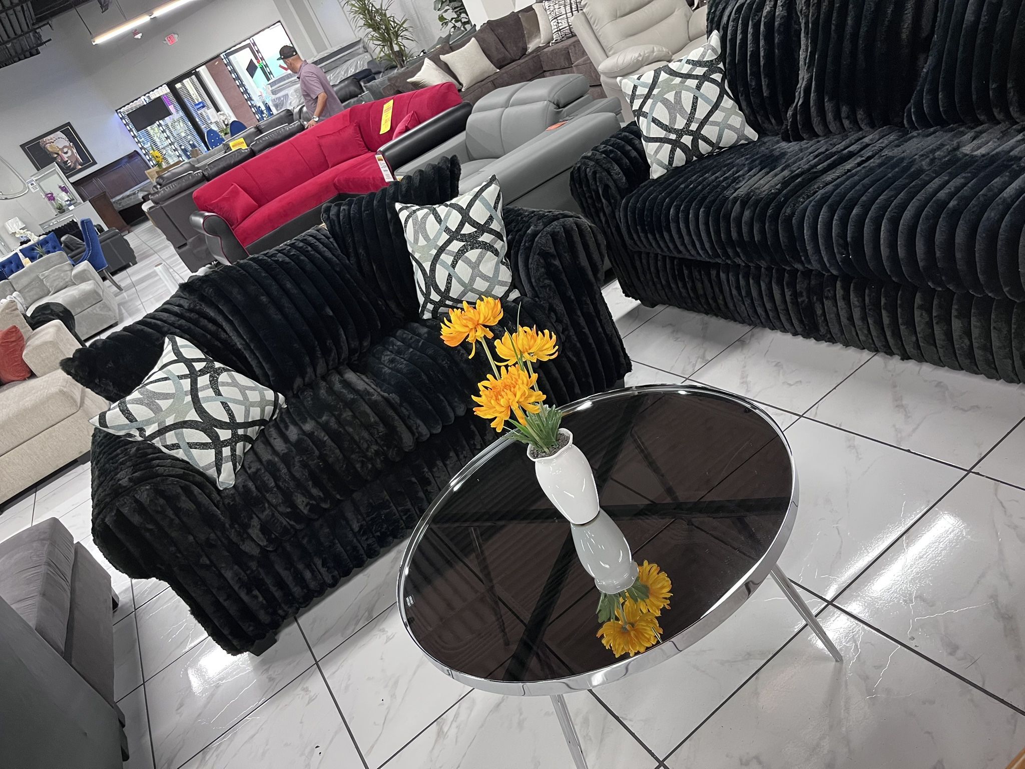 Beautiful And Comfortable Sofa Set 🖤 Black Color 🥳