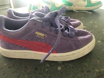 Little girl’s size 12 suede puma sneakers
