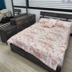 Queen Bedroom Set