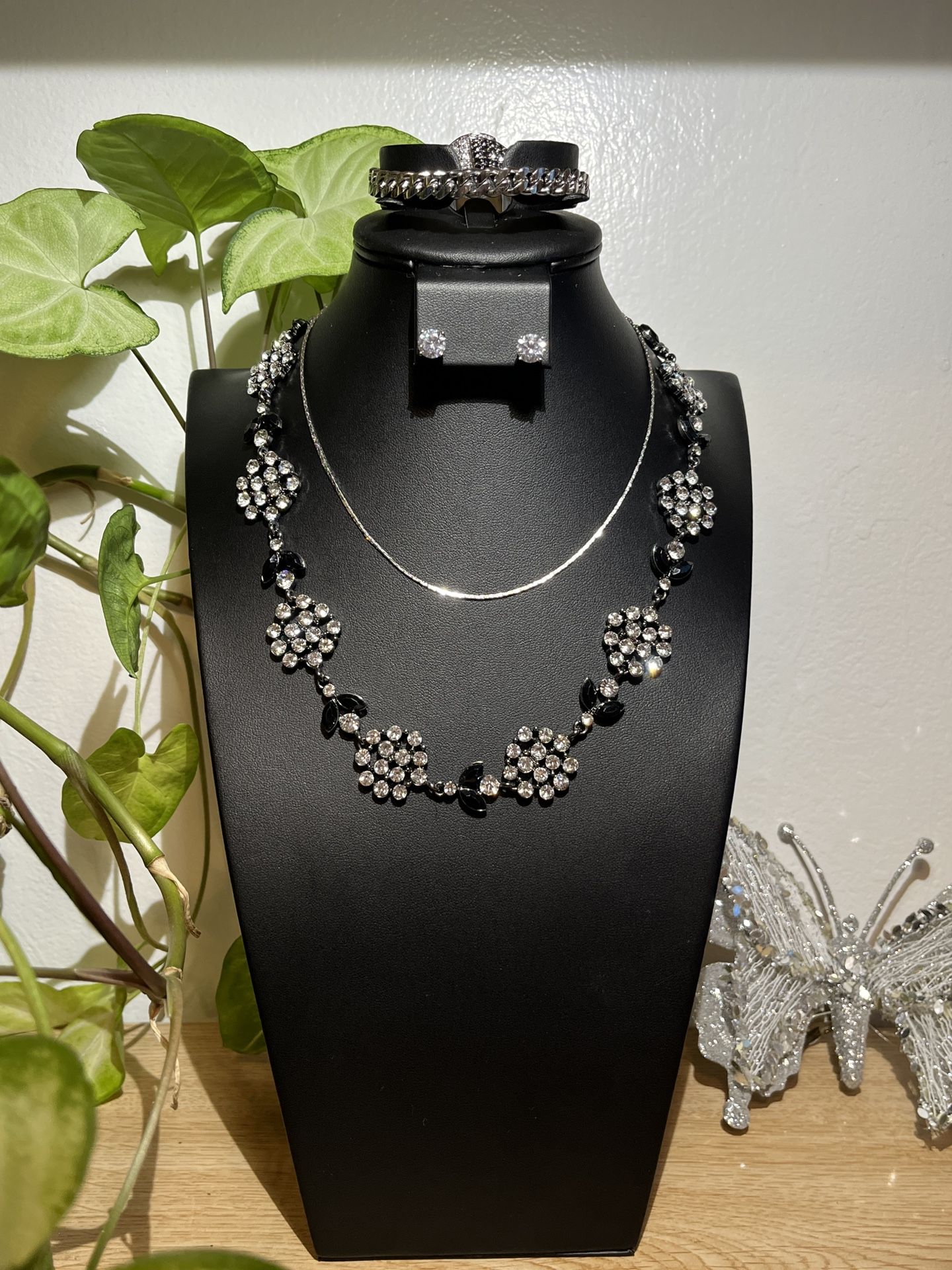 5- piece jewelry set