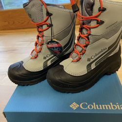 Kids Size 3 Columbia Bugaboot Plus IV Omni-Heat Snow Boots